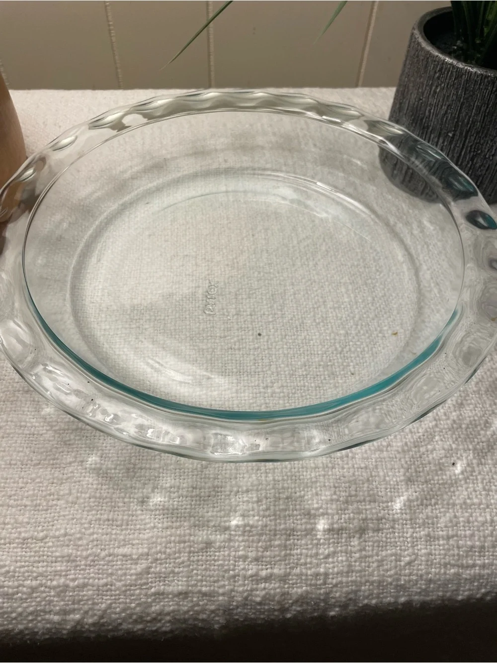 Pyrex Clear Glass Pie Plate with Scalloped Rim (pre-owned)